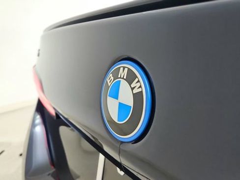 Used 2025 BMW i5 xDrive40 w/ M Sport Package image 17