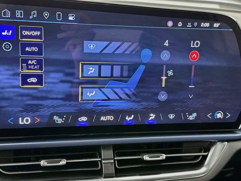 Used 2024 Chevrolet Equinox EV LT w/ LPO, All-Weather Mat Package FWD image 24