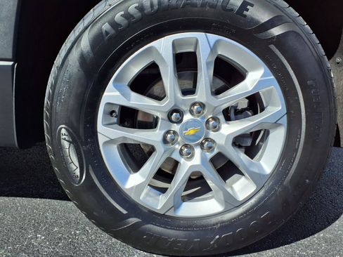 Used 2023 Chevrolet Traverse LS FWD image 31