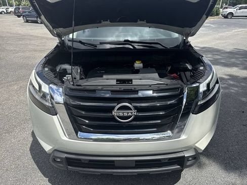 Used 2022 Nissan Pathfinder SL AWD/4WD image 33