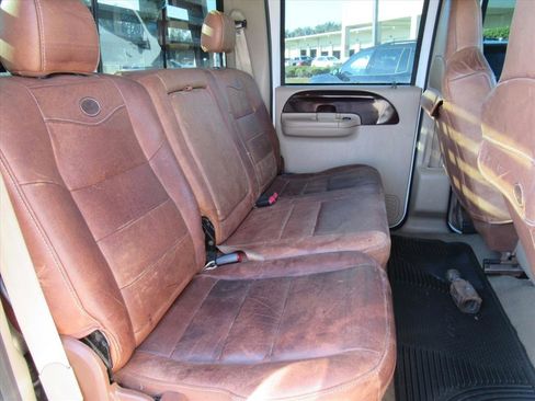 Used 2006 Ford F350 Lariat image 25