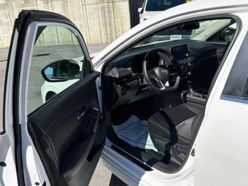 Used 2024 Nissan Sentra SR FWD image 14