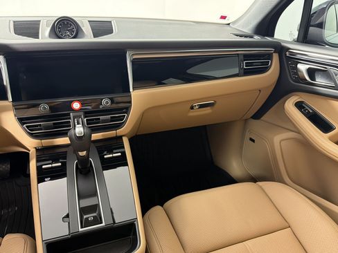 Certified 2026 Porsche Macan S AWD/4WD image 29