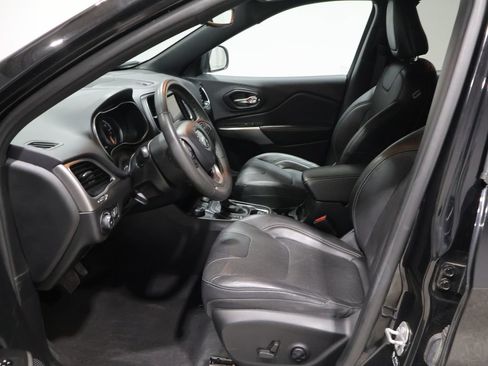 Used 2021 Jeep Cherokee Latitude Lux 80th Anniv w/ Quick Order Package 26U 80TH AWD/4WD image 9