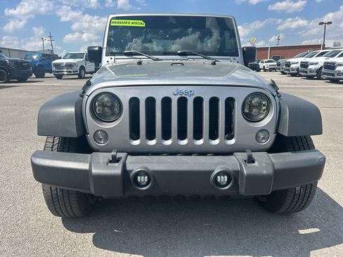 Used 2015 Jeep Wrangler Unlimited Sport w/ Quick Order Package 24S AWD/4WD image 2