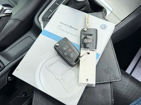 Used 2015 Volkswagen Golf S FWD image 50