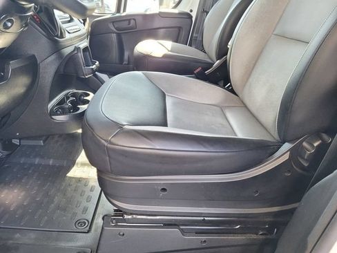 Used 2025 RAM ProMaster 2500 w/ Convenience Group FWD image 17
