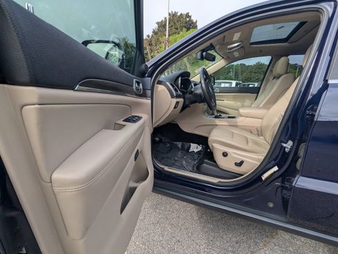 Used 2018 Jeep Grand Cherokee Limited image 9