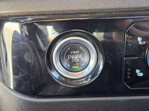 Used 2023 Chevrolet Silverado 1500 LT AWD/4WD image 31