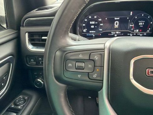 Used 2023 GMC Yukon XL SLT w/ SLT Premium Package AWD/4WD image 14