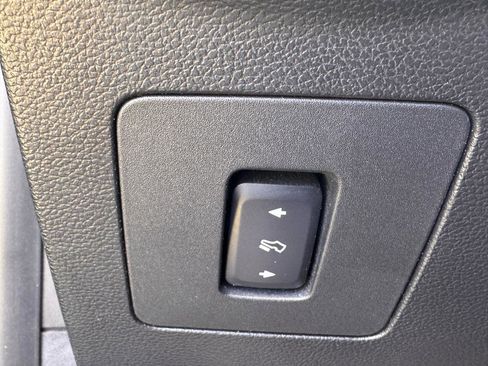 Used 2016 Ford F150 Platinum w/ Equipment Group 701A Luxury AWD/4WD image 35