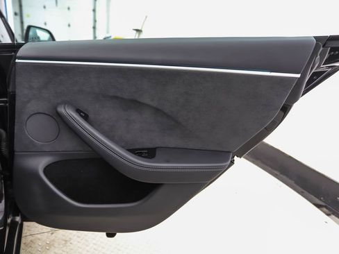 Used 2025 Tesla Model 3 Long Range image 23