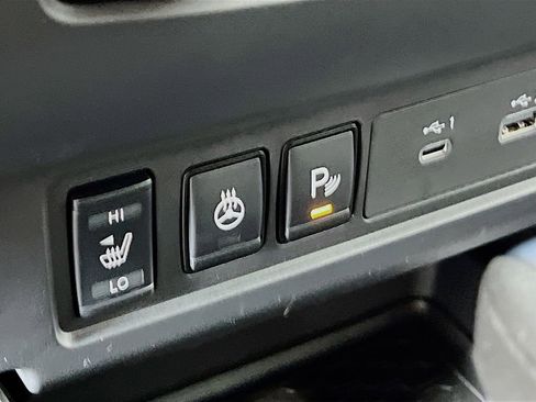 New 2026 Nissan Frontier SV w/ SV Convenience Package image 18