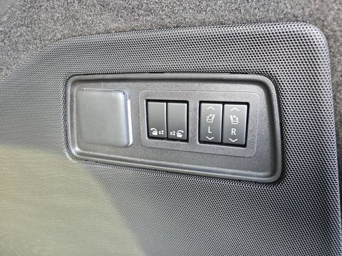 Used 2026 Cadillac Escalade ESV Platinum Sport w/ LPO, Floor Liner Package AWD/4WD image 34