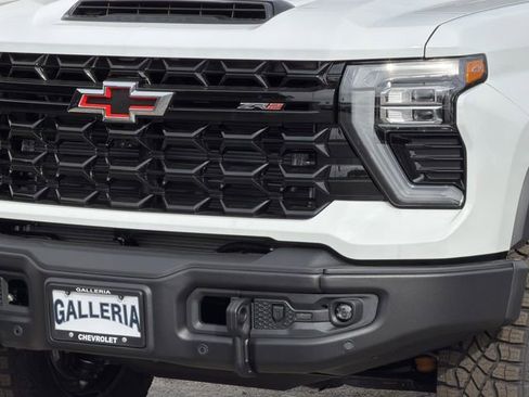 New 2026 Chevrolet Silverado 2500 ZR2 image 8