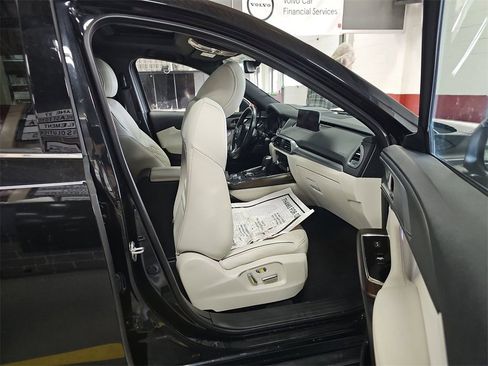 Used 2023 MAZDA CX-9 Signature image 15