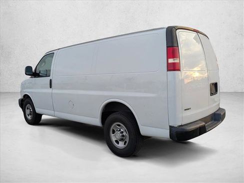 Used 2018 Chevrolet Express 2500 w/ Driver Convenience Package image 8