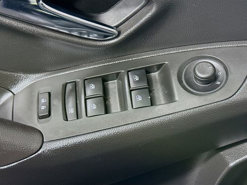 Used 2020 Chevrolet Trax LT w/ LT Convenience Package image 24