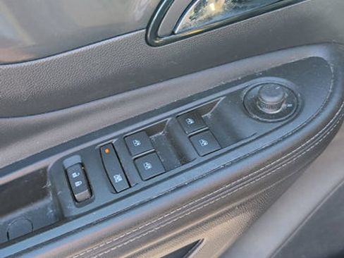 Used 2020 Buick Encore Preferred FWD image 16