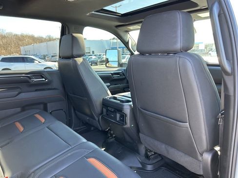 Used 2024 GMC Sierra 2500 AT4 w/ AT4 Premium Plus Package AWD/4WD image 59