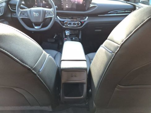 Used 2025 Buick Envista Sport Touring w/ Experience Buick Package FWD image 34