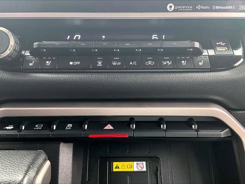 Used 2022 Toyota Tundra Limited AWD/4WD image 34