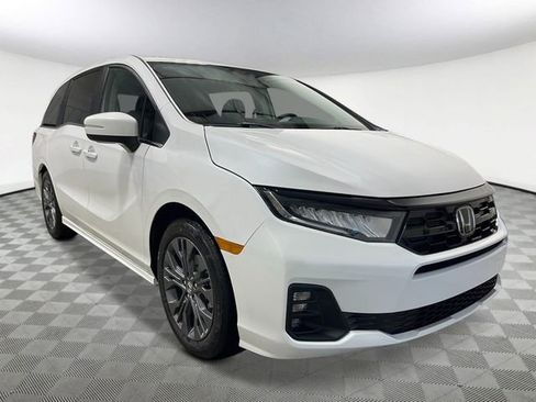 New 2026 Honda Odyssey Touring image 9