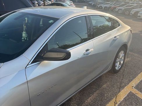 Used 2019 Chevrolet Malibu LT FWD image 13