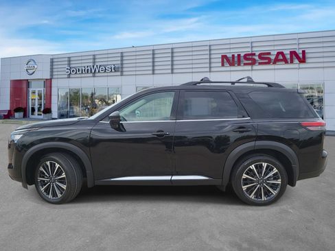 New 2026 Nissan Pathfinder Platinum FWD image 8