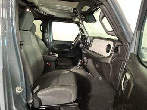 Used 2024 Jeep Wrangler Unlimited AWD/4WD image 28