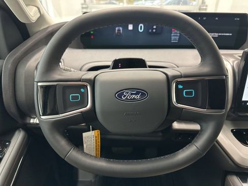 New 2025 Ford Expedition Active image 22