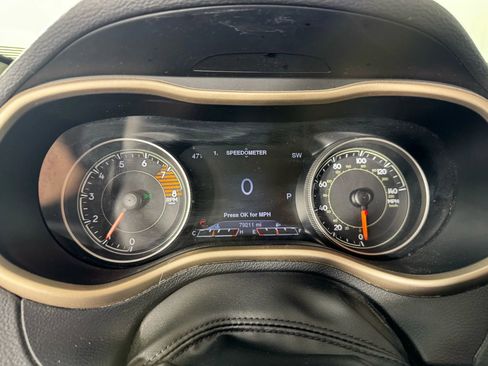 Used 2016 Jeep Cherokee Limited image 14