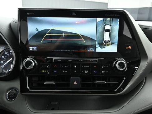 Used 2022 Toyota Highlander Limited image 29