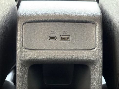 Used 2025 Chevrolet Trax LT FWD image 28