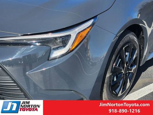 Used 2024 Toyota Corolla LE image 11