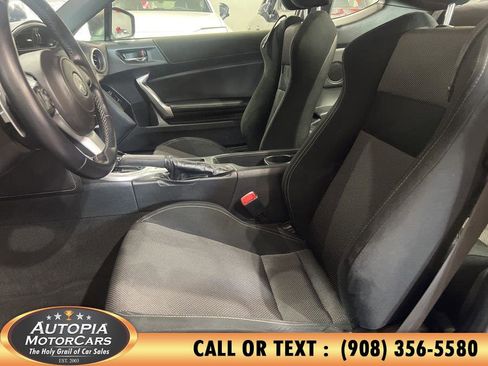 Used 2019 Toyota 86 image 10