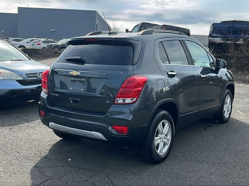 Used 2017 Chevrolet Trax LT w/ LT Convenience Package image 4