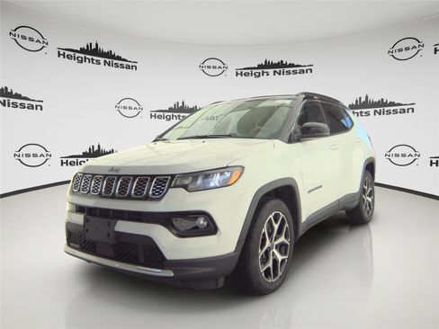 Used 2025 Jeep Compass Limited AWD/4WD image 2