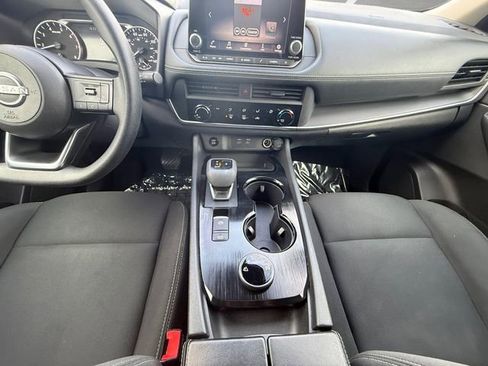 Used 2024 Nissan Rogue S AWD/4WD image 3