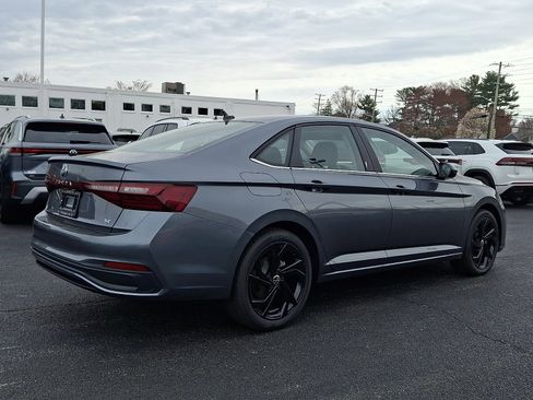 New 2026 Volkswagen Jetta SE FWD image 4