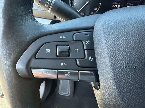 Certified 2023 Cadillac XT4 Luxury w/ Cold Weather Package FWD image 30