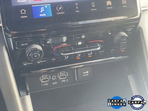 Used 2024 Jeep Grand Cherokee L Limited image 18