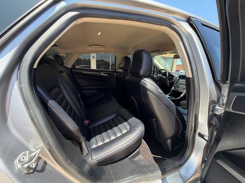 Used 2020 Ford Fusion SEL FWD image 19