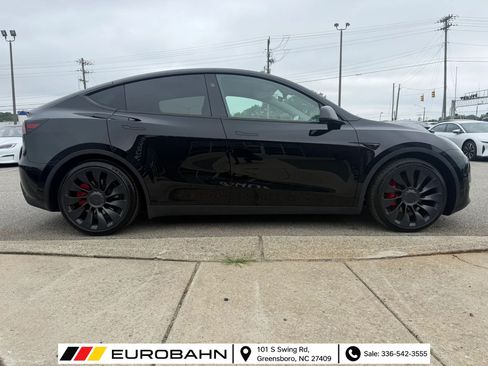 Used 2023 Tesla Model Y Performance AWD/4WD image 22