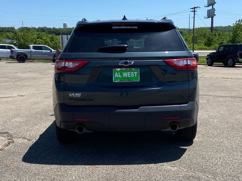 Used 2020 Chevrolet Traverse LT w/ LPO, Blackout Package AWD/4WD image 6