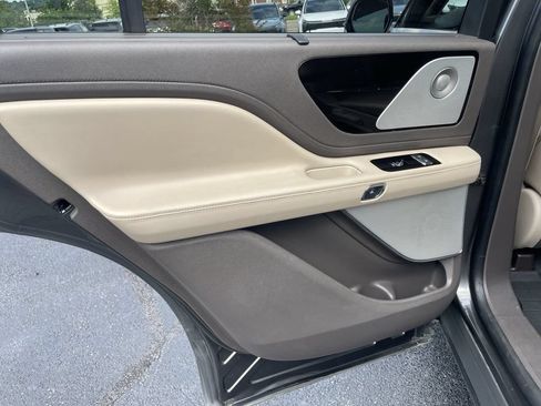 Used 2020 Lincoln Aviator Reserve w/ Equipment Group 202A AWD/4WD image 22