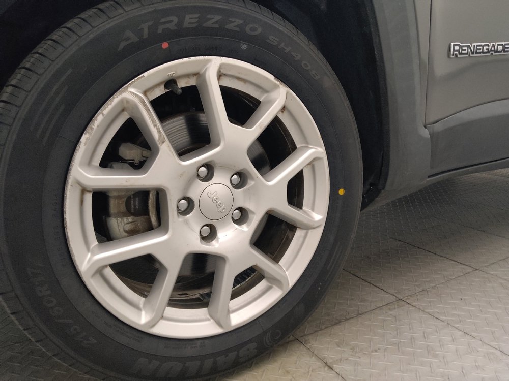 Used 2020 Jeep Renegade Latitude FWD image 31
