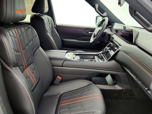 Used 2025 Nissan Armada PRO-4X w/ Pro-4X Premium Package image 25