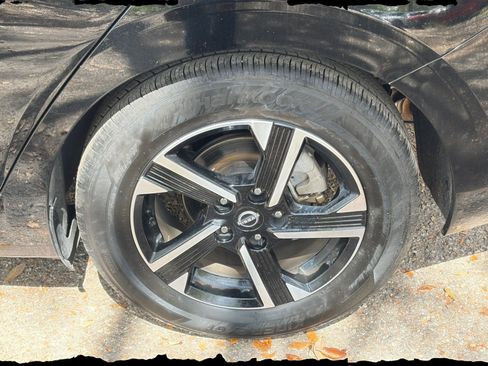 Used 2025 Nissan Sentra SV image 25