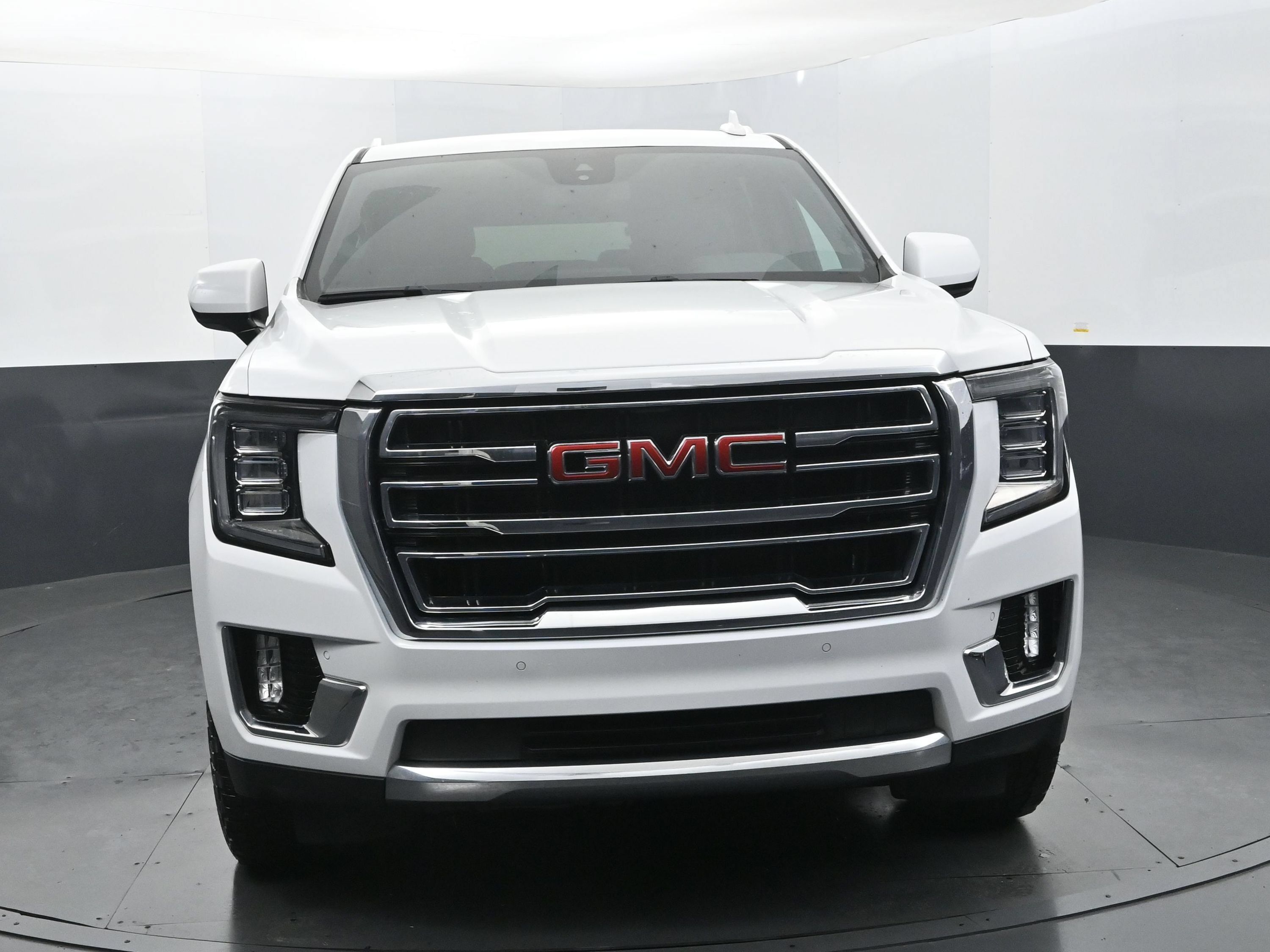 Used 2023 GMC Yukon SLT AWD/4WD image 8